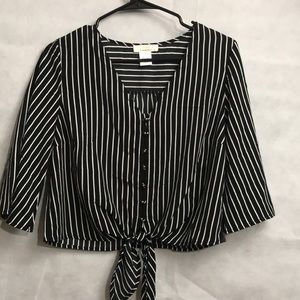 Black and white striped flowy top *NEVER WORN*